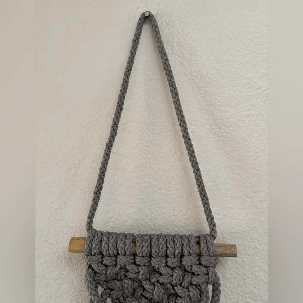 NWT Primitive Planters Gray Macrame Wall Plant Hanger With Wood Dowel, For Plant